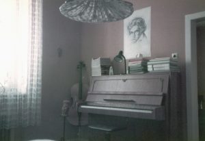 Wohnzimmer Herbststraße - Knut Maurers Klavier