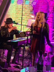 Leonie Malthaner und Knut Maurer bei einem Konzert in Jockgrim 2022